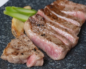 香川県産黒毛和牛オリーブ牛のステーキ